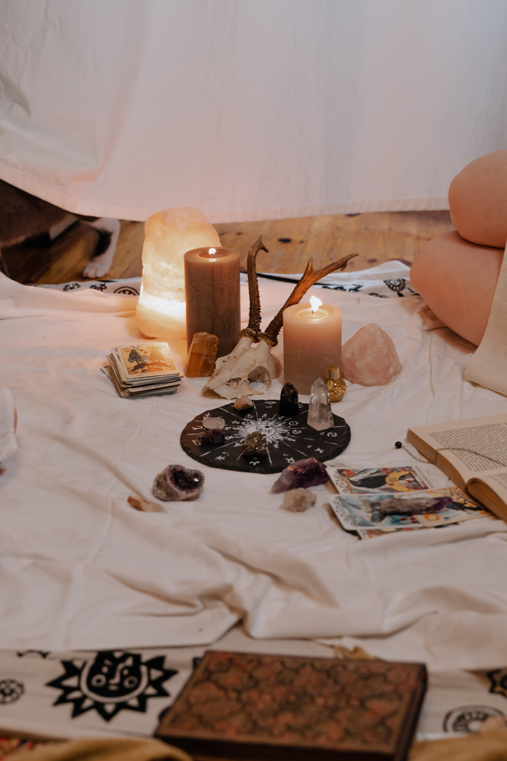 Healing Crystals and Tarot Cards